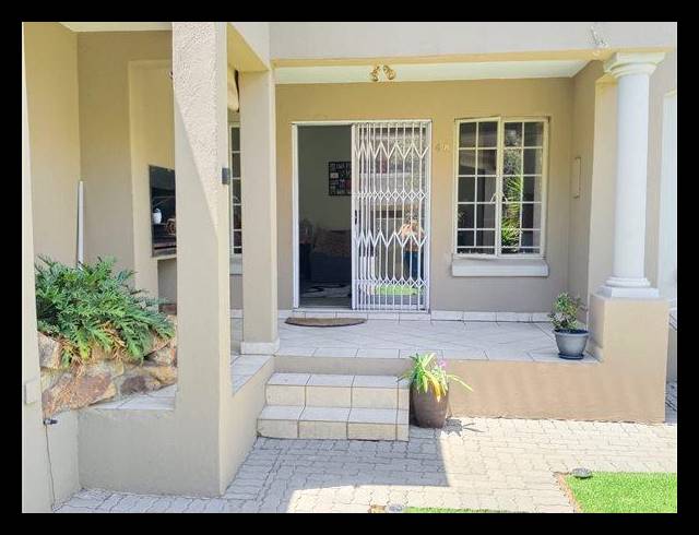 3 BEDROOM TOWNHOUSE FOR SALE IN GLEN MARAIS